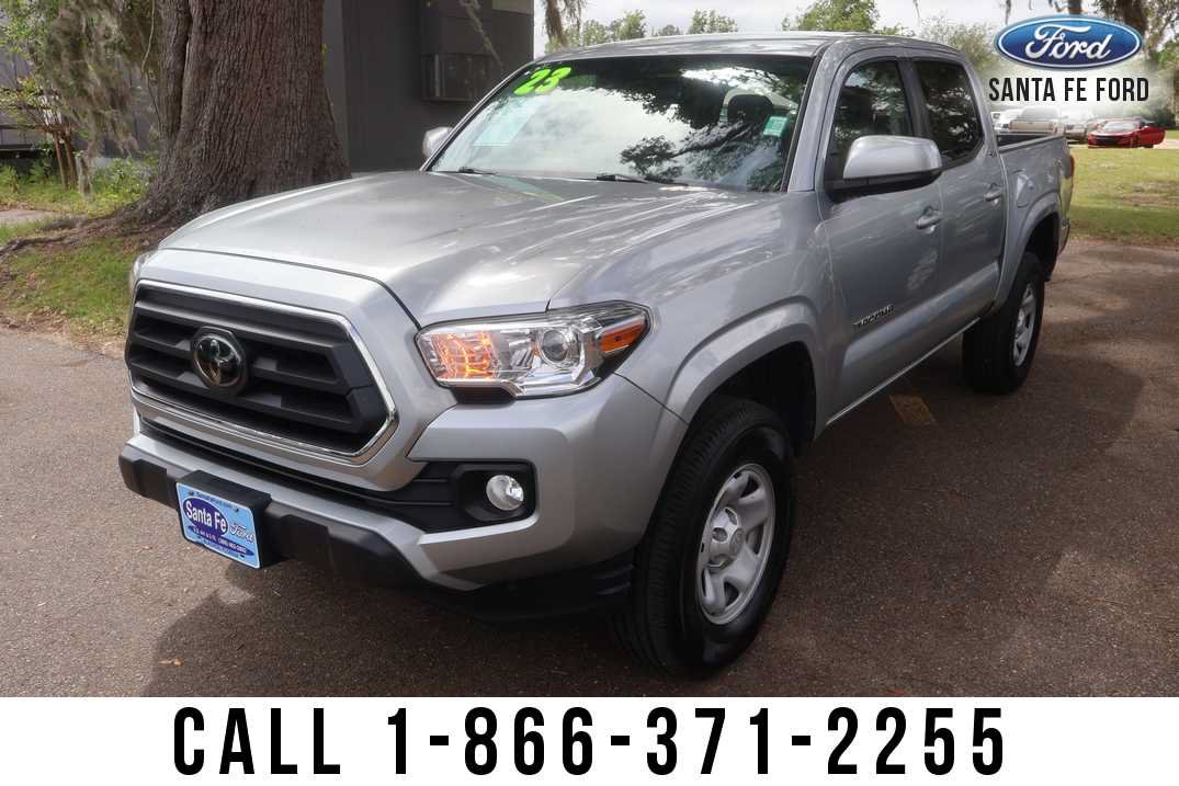 Used 2023 Toyota Tacoma SR5 RWD image 2