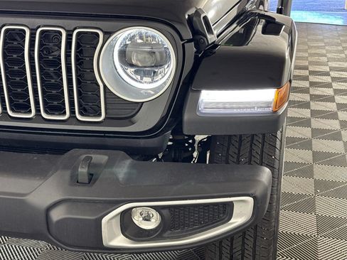 Certified 2025 Jeep Wrangler Unlimited Sahara AWD/4WD image 41