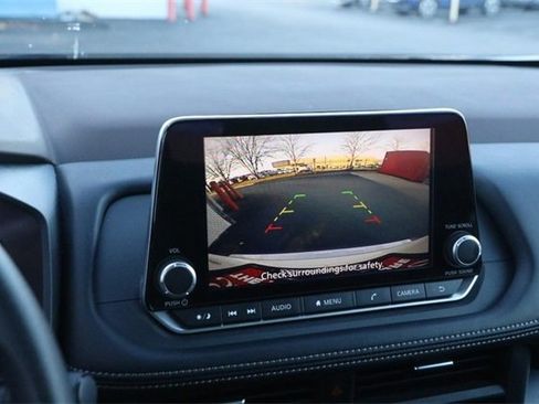 Certified 2023 Nissan Rogue SV image 16