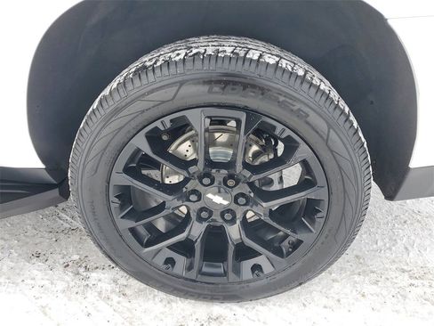 Used 2023 Chevrolet Suburban High Country image 38