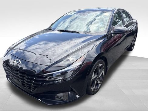Used 2023 Hyundai Elantra Limited FWD image 2