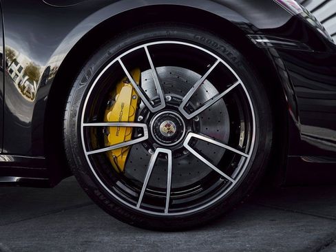 Used 2022 Porsche 911 Turbo S image 22