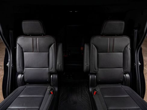 Used 2023 Chevrolet Tahoe RST w/ Luxury Package RWD image 31