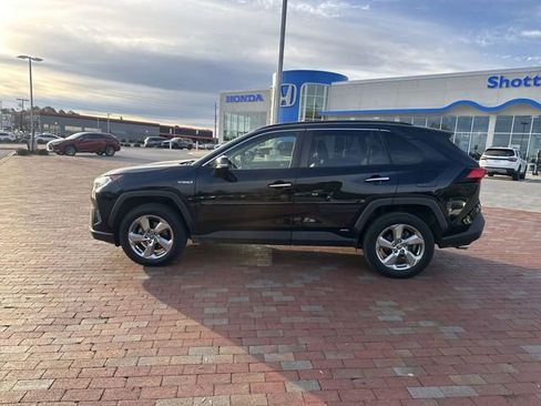 Used 2021 Toyota RAV4 Limited image 3