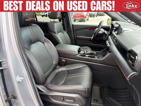 Used 2025 Honda Pilot TrailSport image 35