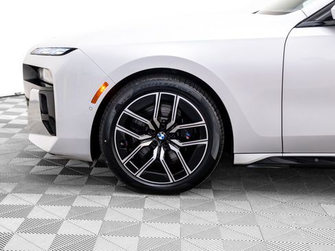 Certified 2024 BMW 760i xDrive image 36