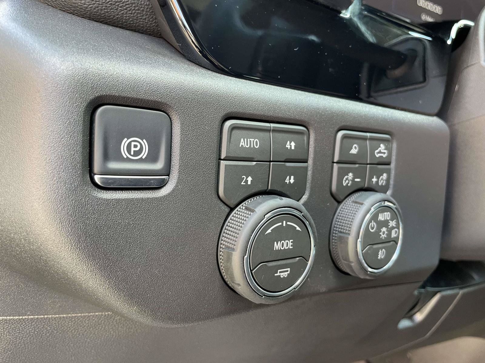 Used 2026 Chevrolet Silverado 1500 LT Trail Boss w/ LT Trail Boss Premium Package AWD/4WD image 18