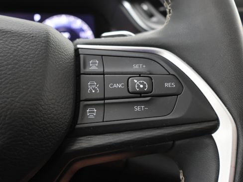 Used 2023 Jeep Grand Cherokee L Laredo AWD/4WD image 13