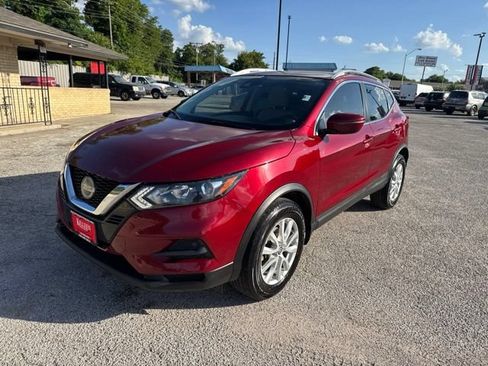 Used 2020 Nissan Rogue Sport SV FWD image 2