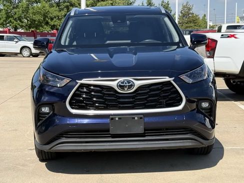 Used 2023 Toyota Highlander XLE FWD image 8