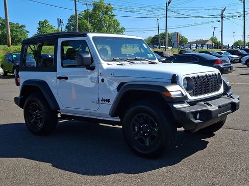 Used 2025 Jeep Wrangler Sport AWD/4WD image 3