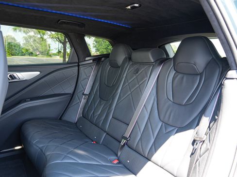 Used 2023 BMW XM AWD/4WD image 26