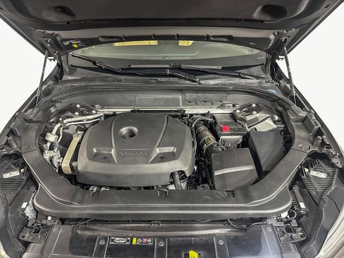 Used 2020 Volvo XC60 T6 Momentum image 39