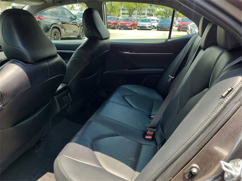 Used 2021 Toyota Camry XLE image 8