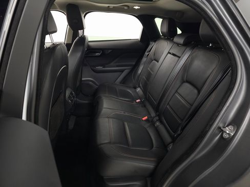 Used 2018 Jaguar F-PACE Prestige image 31