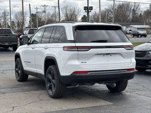 New 2026 Jeep Grand Cherokee Limited w/ Limited Altitude Package AWD/4WD image 13
