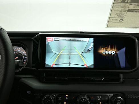 New 2025 Jeep Wrangler Unlimited Rubicon 392 image 27