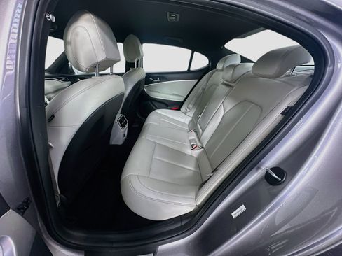 Used 2025 Genesis G70 2.5T RWD image 29