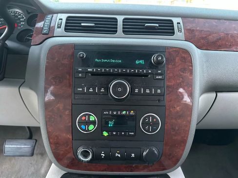 Used 2010 Chevrolet Avalanche LT w/ Luxury Package image 22