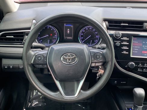 Used 2019 Toyota Camry LE image 10