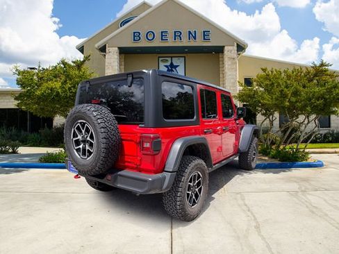 Used 2024 Jeep Wrangler Unlimited Rubicon w/ Technology Group AWD/4WD image 5
