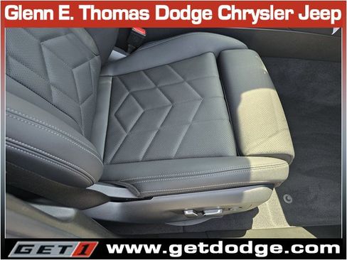 Used 2025 BMW 530i w/ M Sport Package RWD image 35