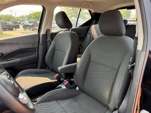 Used 2021 Nissan Kicks S FWD image 13