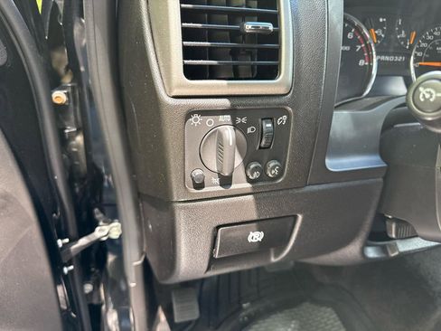 Used 2012 Chevrolet Colorado LT AWD/4WD image 19