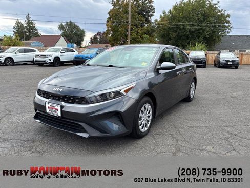 Used 2023 Kia Forte LX FWD image 3