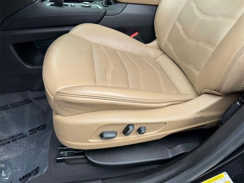 Used 2021 Cadillac XT6 Sport w/ Platinum Package image 3