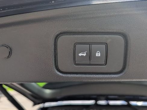 Used 2024 Nissan Pathfinder SL AWD/4WD image 29