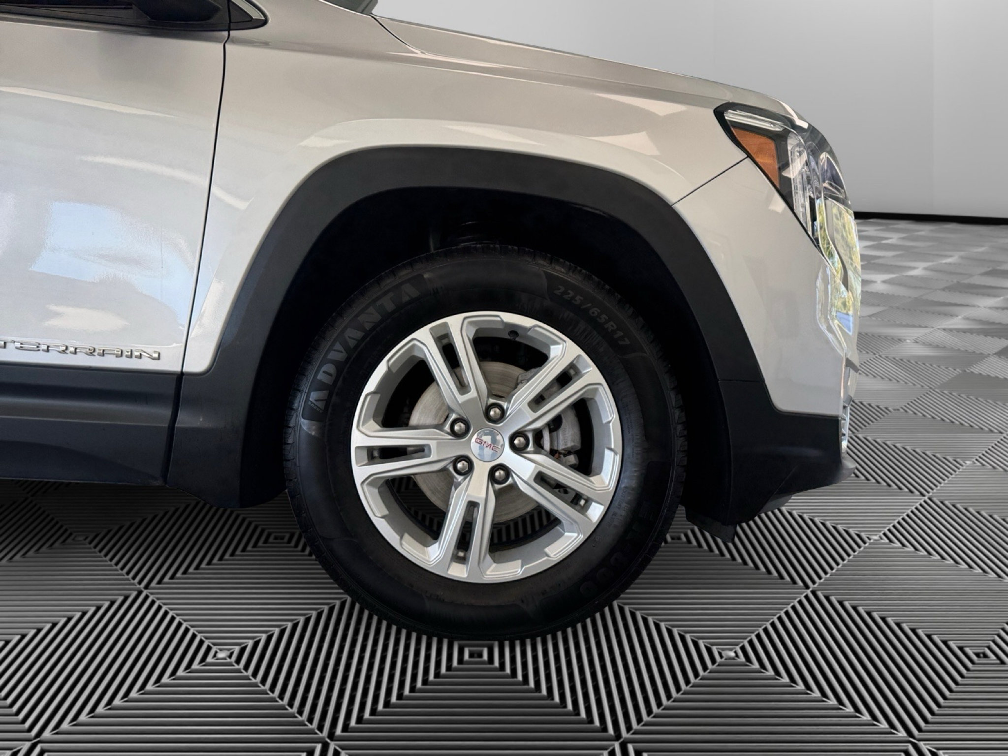 Used 2022 GMC Terrain SLE w/ Driver Convenience Package AWD/4WD image 10