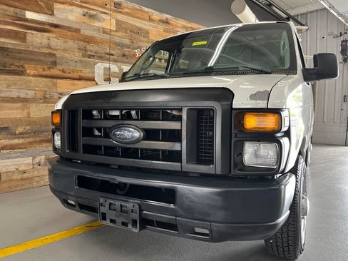 Used 2012 Ford E-250 and Econoline 250 w/ Commercial Cargo Van Pkg RWD image 7