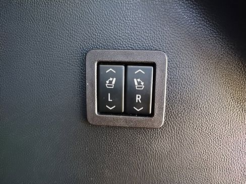 Used 2020 Buick Enclave Premium w/ Surround and Sites Package image 54