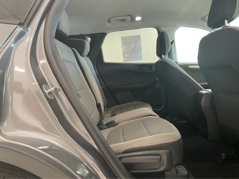 Used 2022 Ford Escape SE image 16