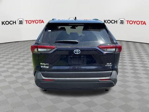 Used 2023 Toyota RAV4 XLE Premium AWD/4WD image 7