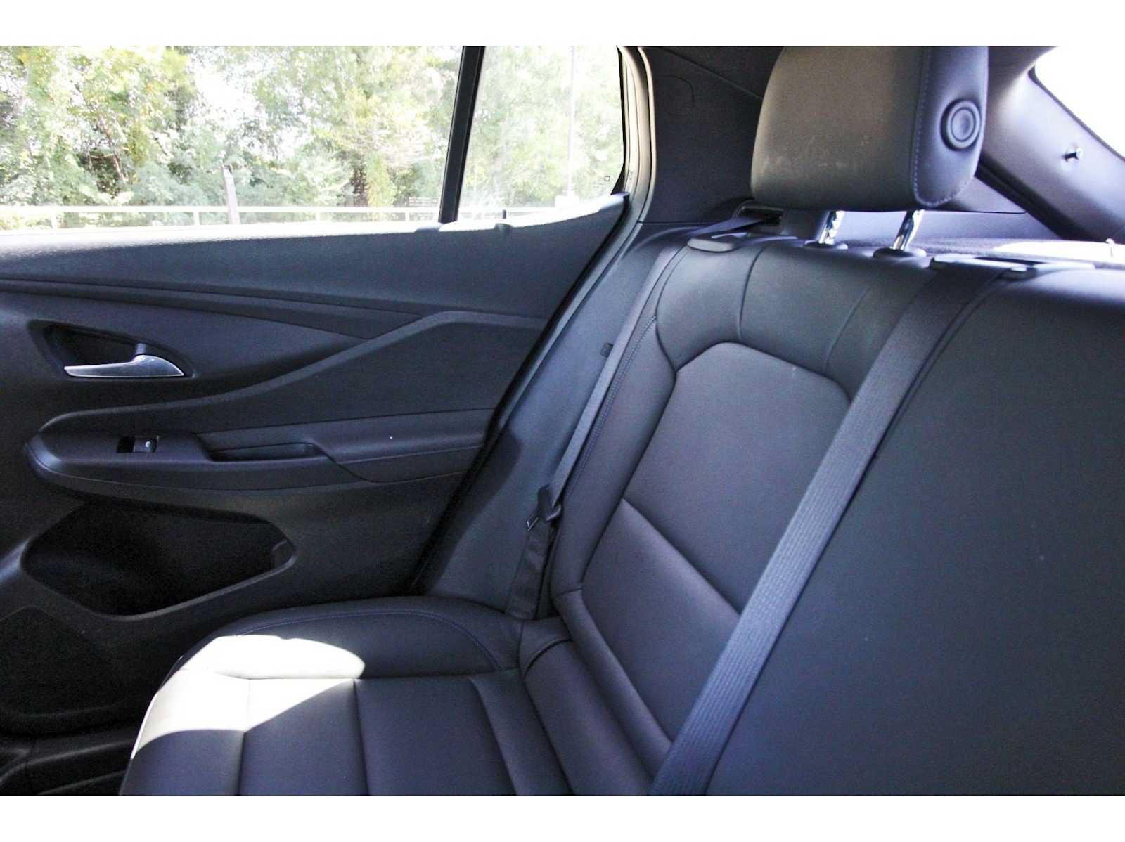 Used 2024 Buick Envista Sport Touring w/ Convenience I Package FWD image 9
