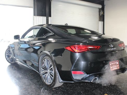 Used 2019 INFINITI Q60 3.0t Luxe w/ Essential Package image 4