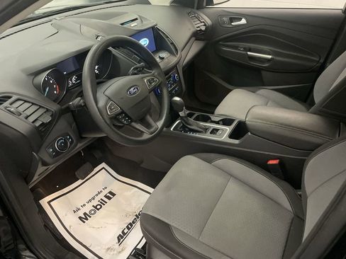 Used 2017 Ford Escape SE w/ Equipment Group 201A AWD/4WD image 4