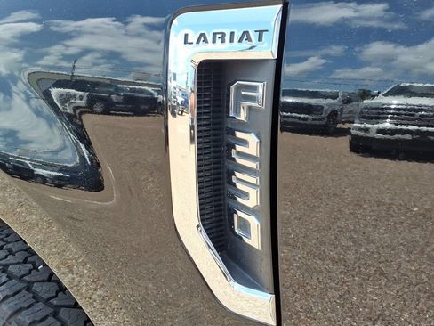 Used 2018 Ford F250 Lariat w/ Lariat Value Package AWD/4WD image 4