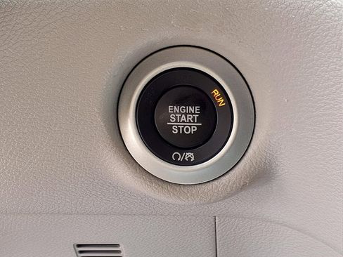 Used 2023 Chrysler Voyager LX FWD image 15