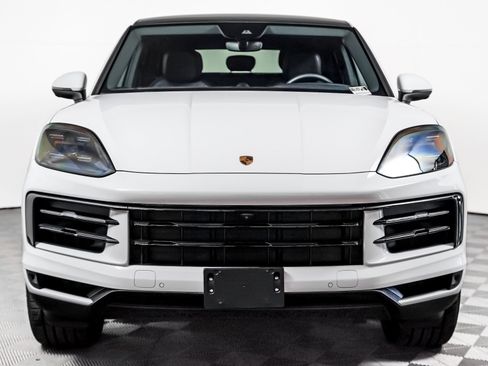 Certified 2025 Porsche Cayenne Coupe AWD/4WD image 7