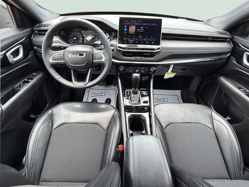 New 2026 Jeep Compass Latitude AWD/4WD image 17