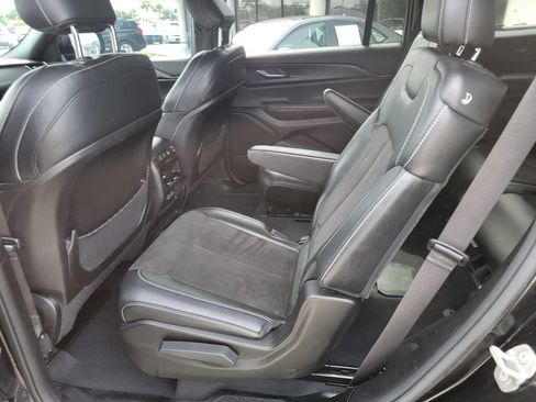 Used 2023 Jeep Grand Cherokee L Laredo AWD/4WD image 12