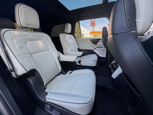 Used 2026 Lincoln Aviator Black Label w/ Dynamic Handling Package AWD/4WD image 28