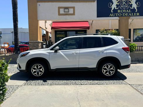 Used 2023 Subaru Forester Premium AWD/4WD image 8