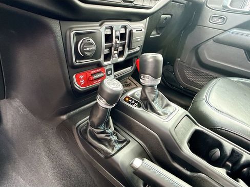 Used 2022 Jeep Wrangler Unlimited Rubicon 4xe w/ Cold Weather Group AWD/4WD image 18