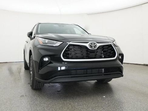 New 2026 Toyota Highlander XLE image 30