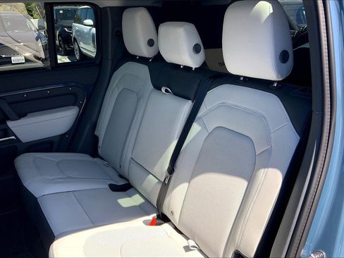 New 2025 Land Rover Defender 110 S image 15