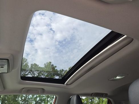Used 2022 Toyota 4Runner SR5 Premium w/ Moonroof Package RWD image 17